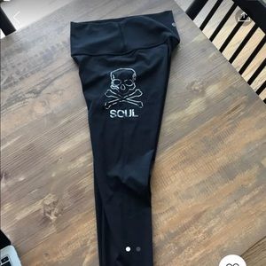 Soulcycle Lululemon. 7/8 length leggings